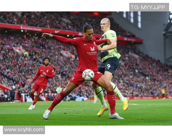 穿红色足球鞋的球星在赛场上闪耀激情与实力的完美碰撞